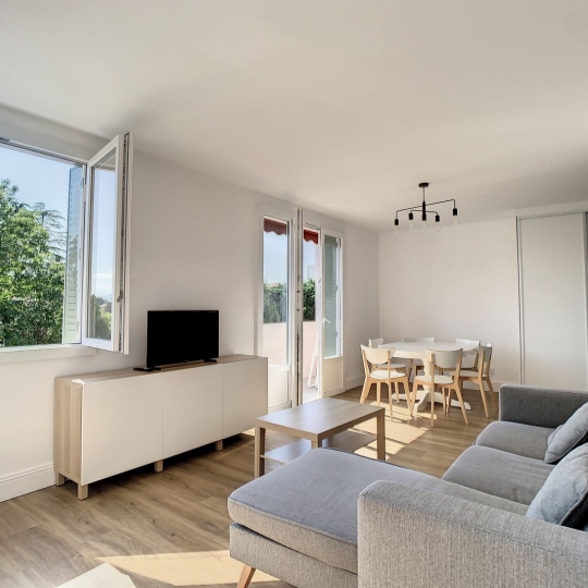  Annonces SAINTPRIEST : Appartement | LYON (69005) | 81 m2 | 1 450 € 