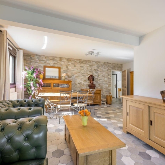  Annonces SAINTPRIEST : Apartment | LYON (69005) | 75 m2 | 259 000 € 